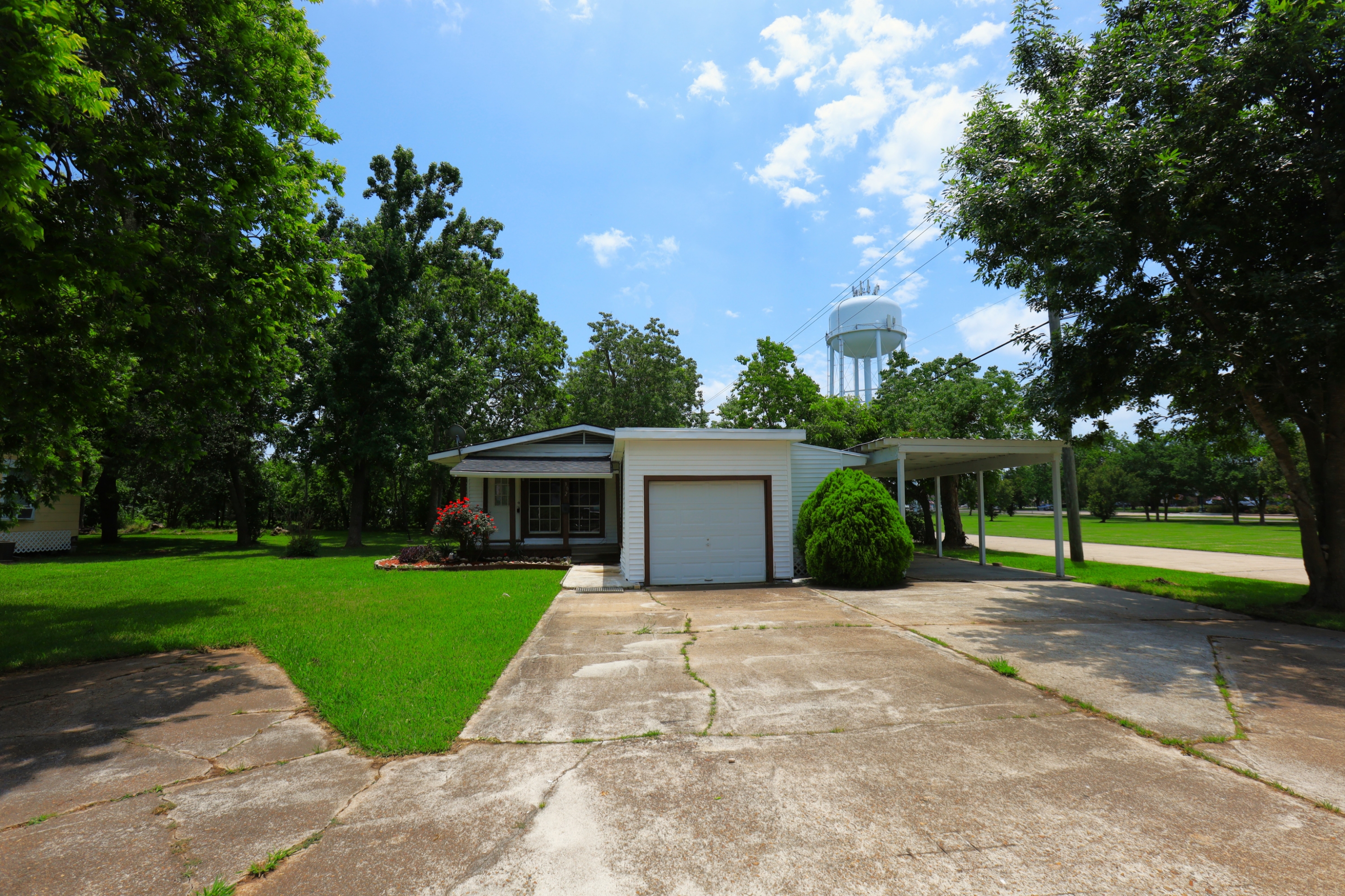302 Circle Way Street