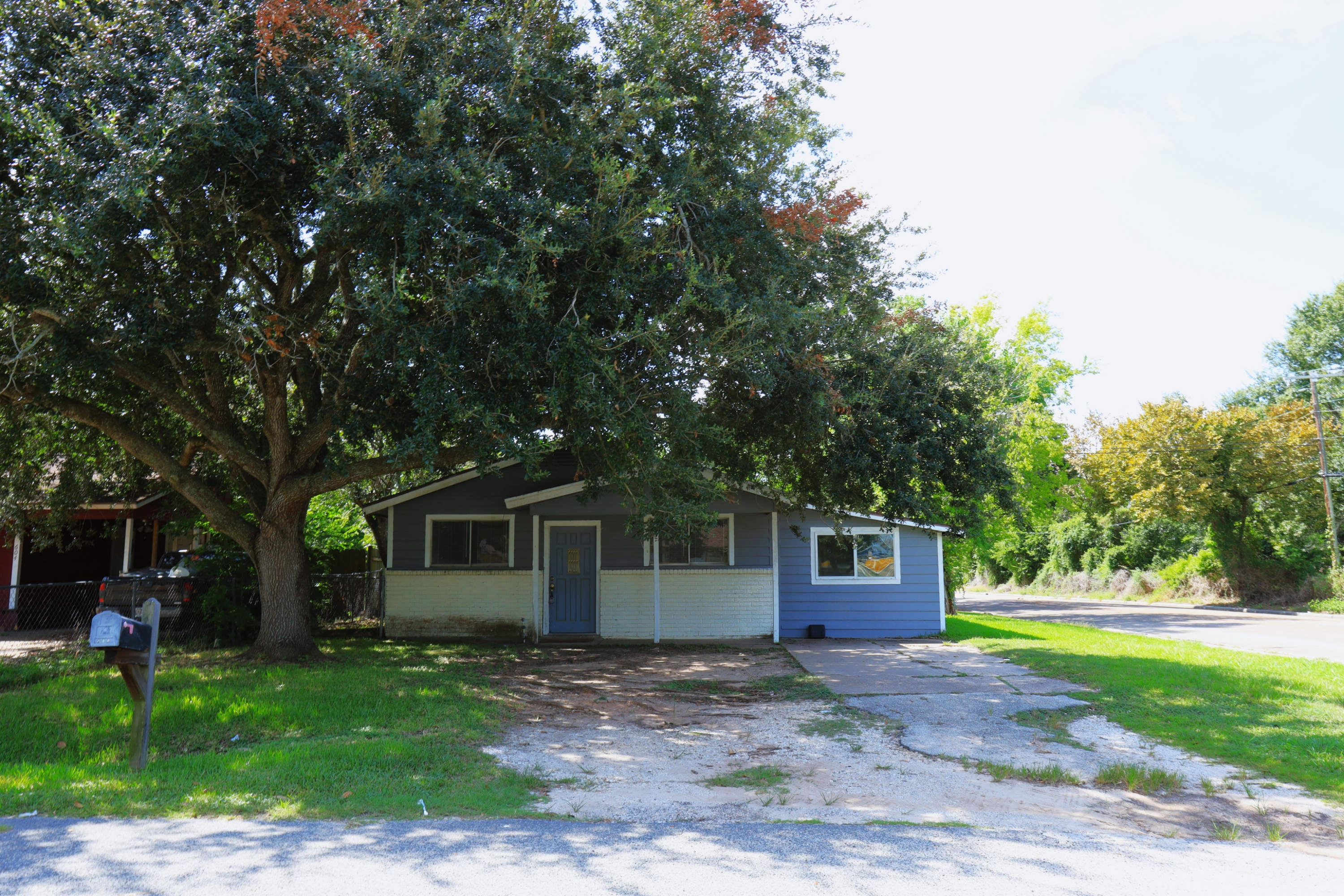600 East Plum Street