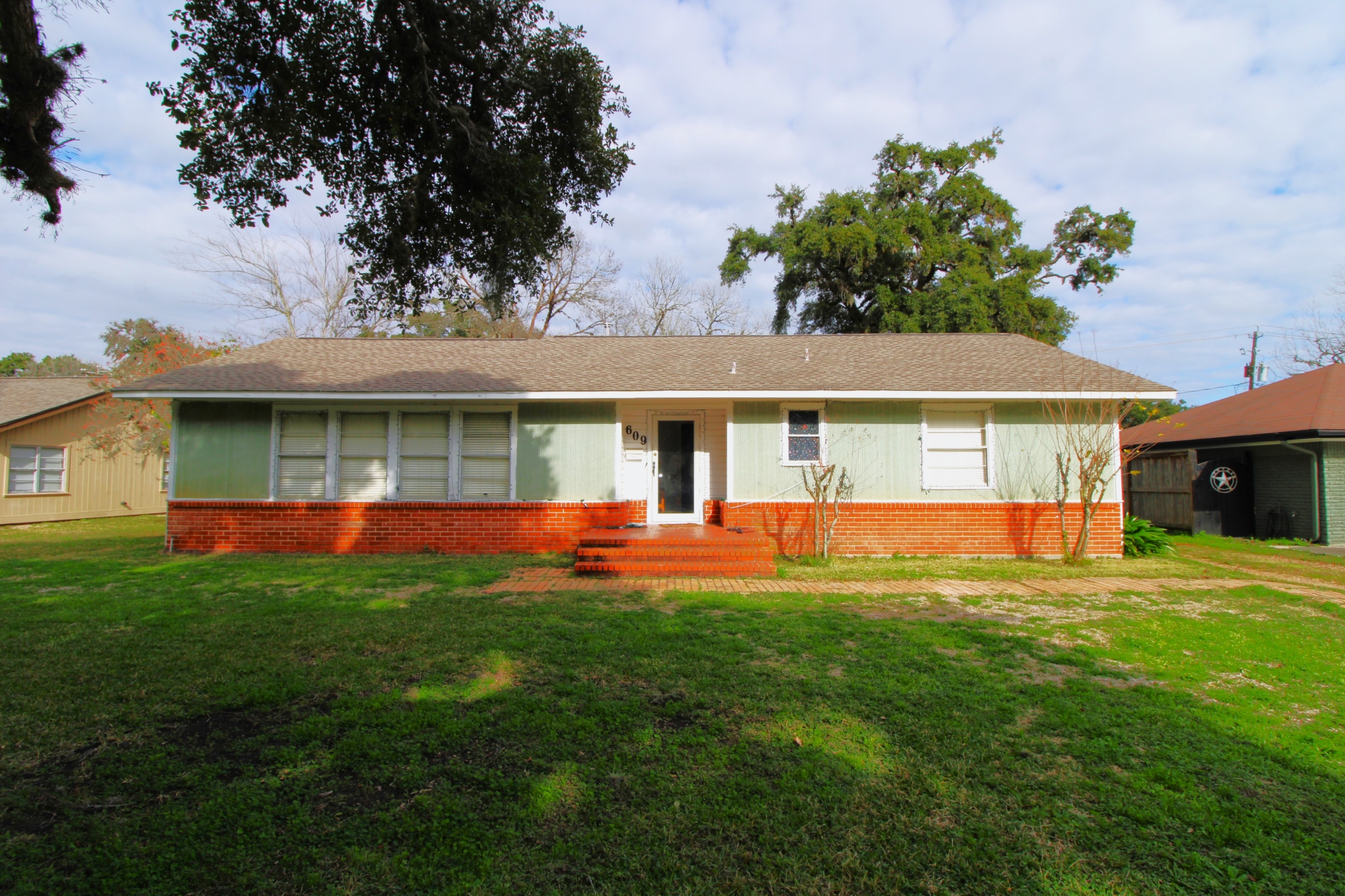 609 Magnolia Street